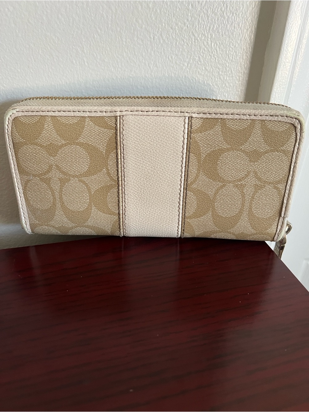 Coach Signature Zip Wallet - Picture 2 of 16
